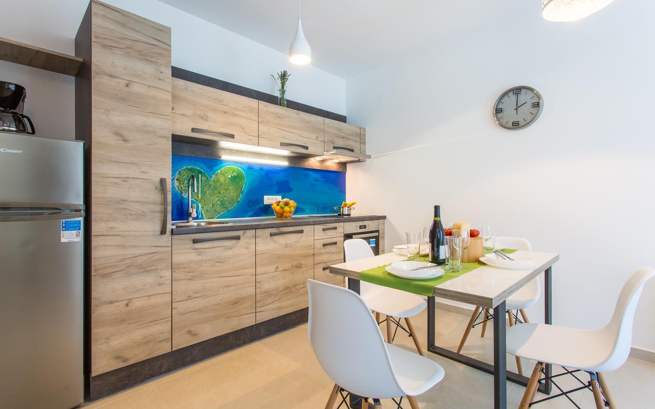 Apartments Viktorija 2 バスカ エクステリア 写真