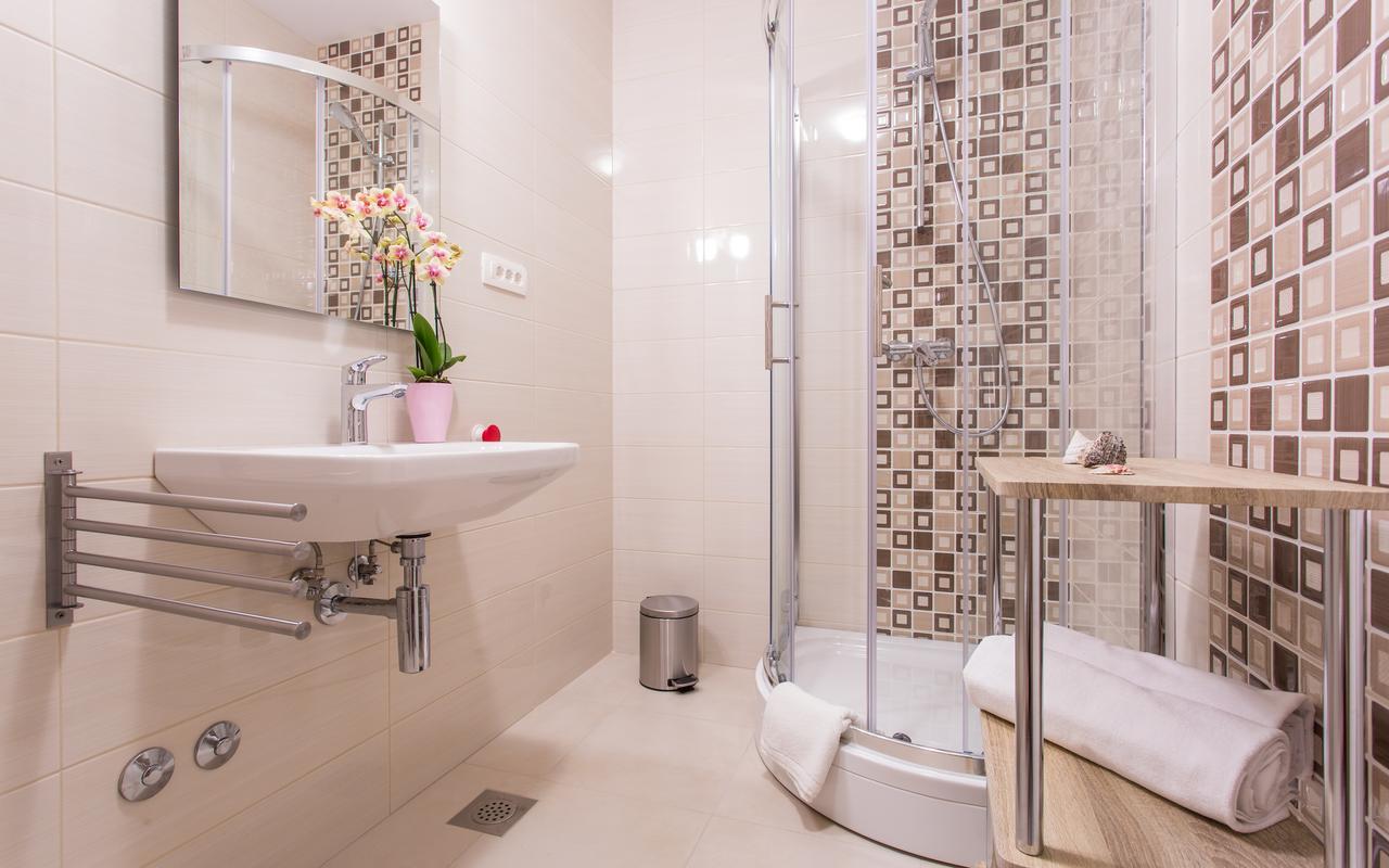Apartments Viktorija 2 バスカ エクステリア 写真