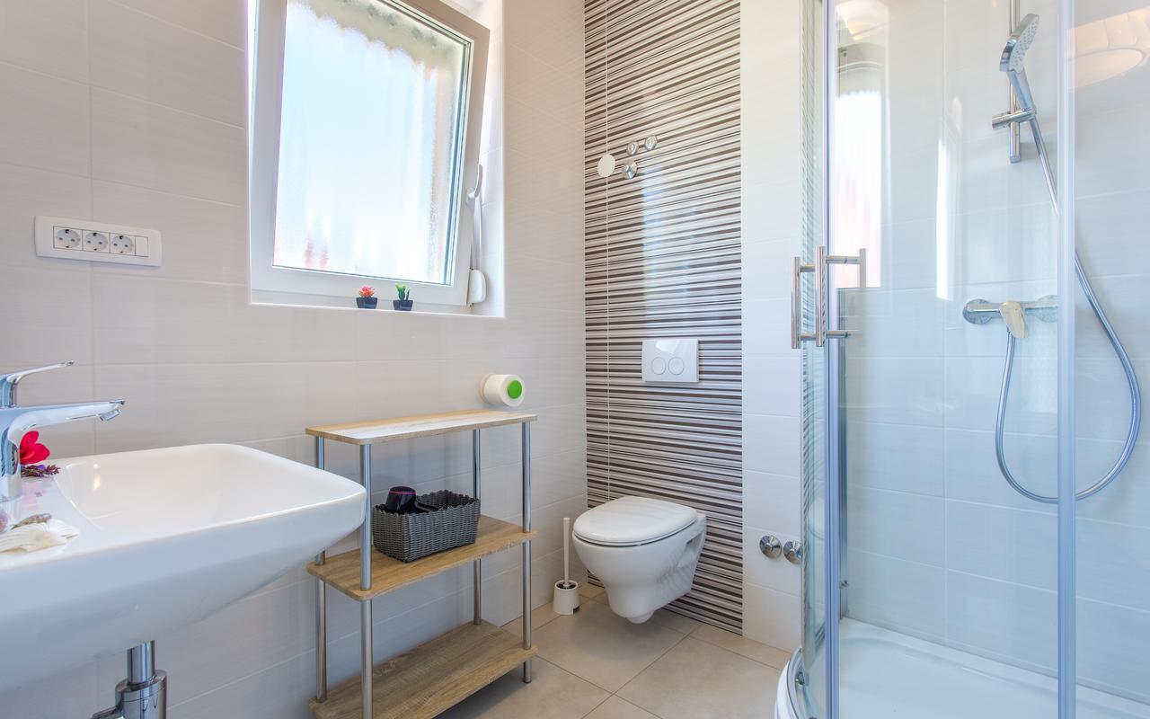 Apartments Viktorija 2 バスカ エクステリア 写真