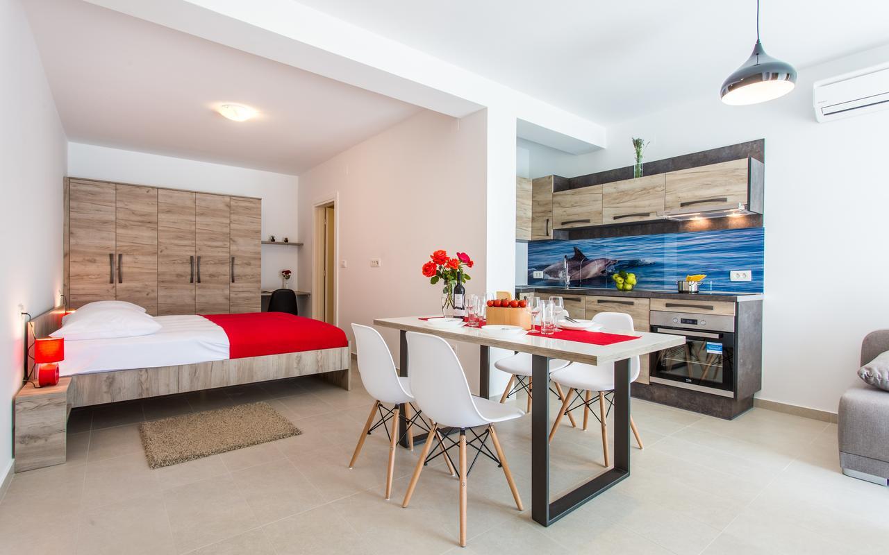 Apartments Viktorija 2 バスカ エクステリア 写真