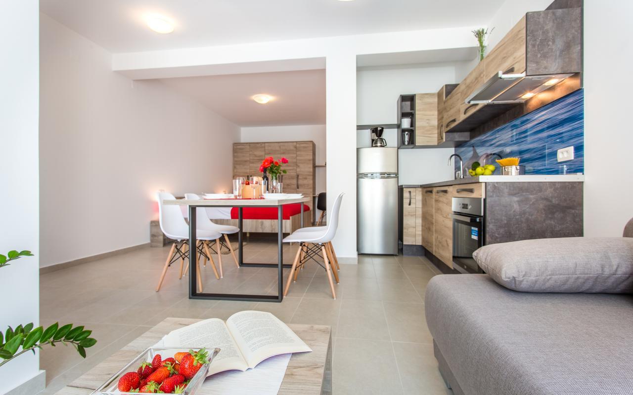 Apartments Viktorija 2 バスカ エクステリア 写真