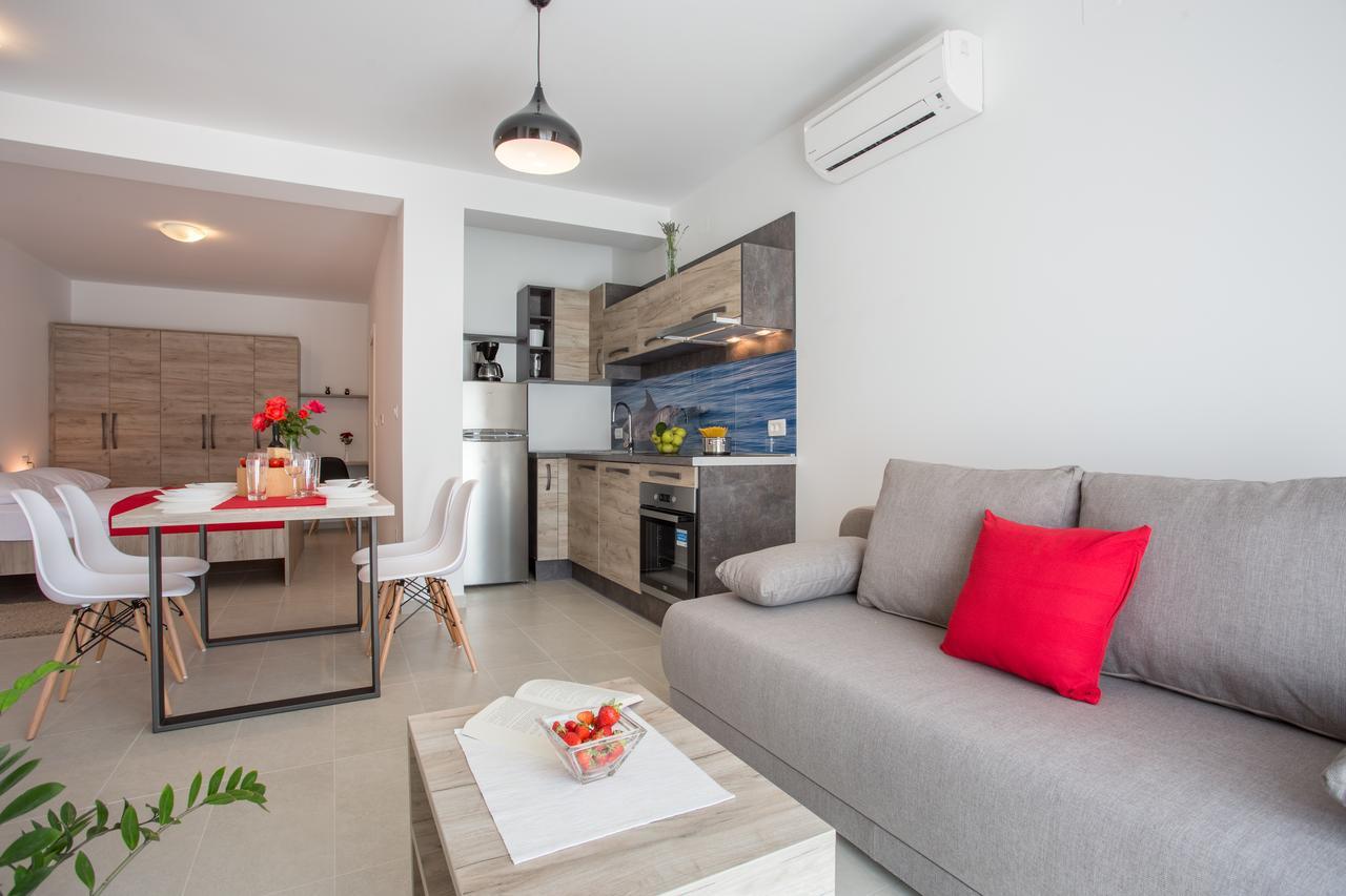 Apartments Viktorija 2 バスカ エクステリア 写真
